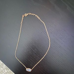 Kendra Scott necklace